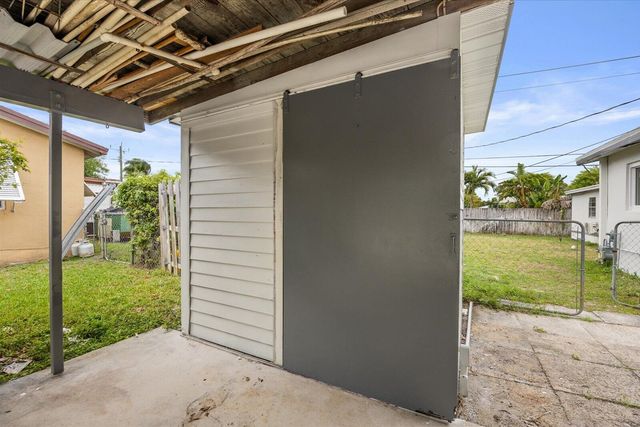 737 W Ilex Drive, West Palm Beach, FL 33403