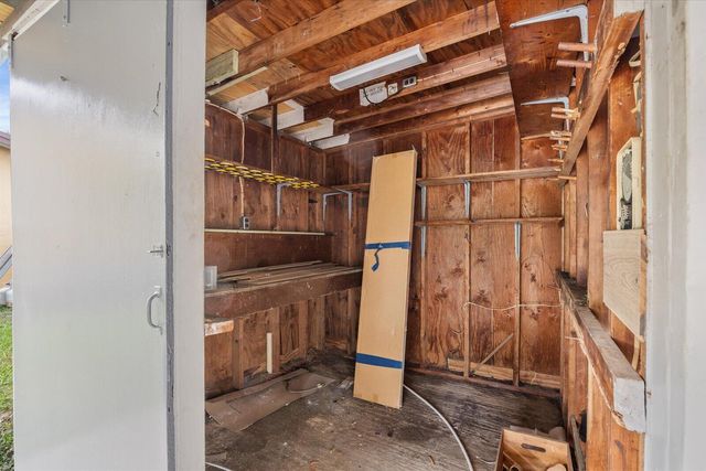 737 W Ilex Drive, West Palm Beach, FL 33403