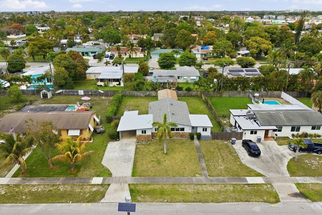 737 W Ilex Drive, West Palm Beach, FL 33403