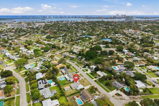 737 W Ilex Drive, West Palm Beach, FL 33403