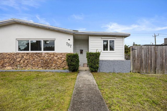 737 W Ilex Drive, West Palm Beach, FL 33403