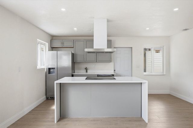 737 W Ilex Drive, West Palm Beach, FL 33403