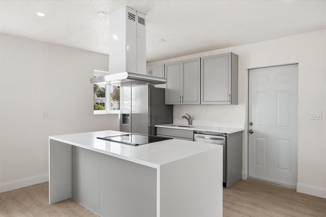 737 W Ilex Drive, West Palm Beach, FL 33403