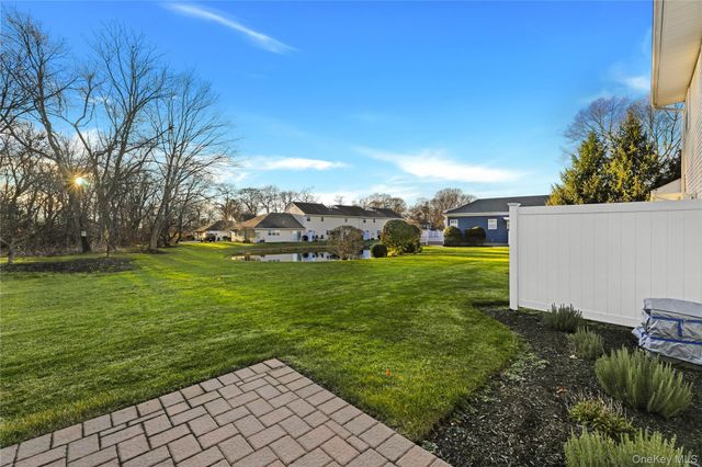 70 Strawberry Commons, Riverhead, NY 11901