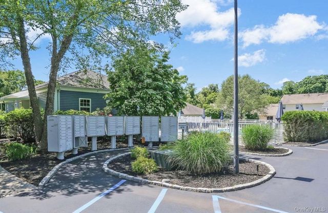 70 Strawberry Commons, Riverhead, NY 11901