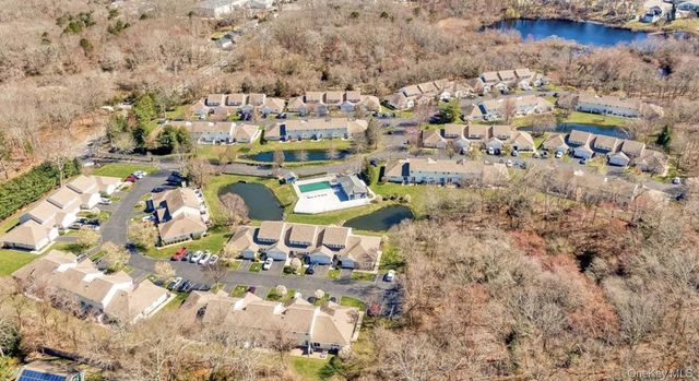 70 Strawberry Commons, Riverhead, NY 11901