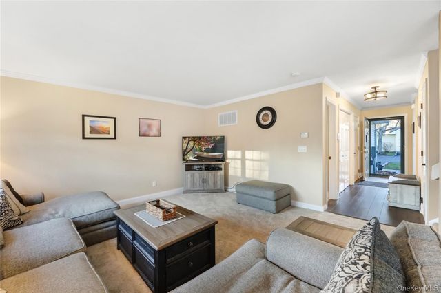 70 Strawberry Commons, Riverhead, NY 11901