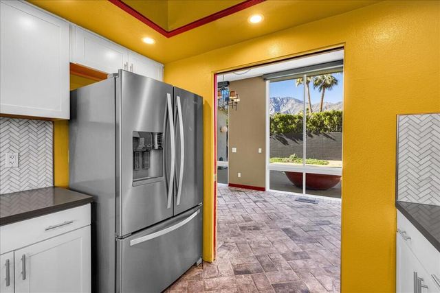 130 W Racquet Club Road 511, Palm Springs, CA 92262