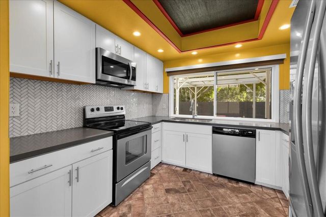 130 W Racquet Club Road 511, Palm Springs, CA 92262