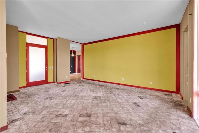 130 W Racquet Club Road 511, Palm Springs, CA 92262