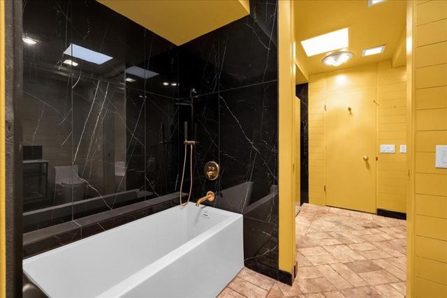 130 W Racquet Club Road 511, Palm Springs, CA 92262