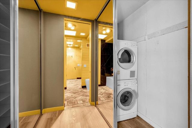 130 W Racquet Club Road 511, Palm Springs, CA 92262