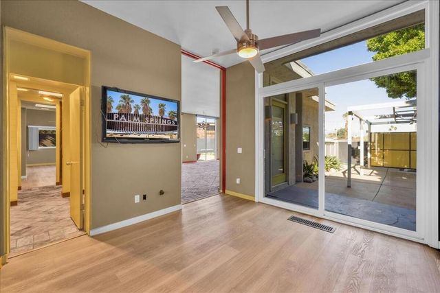 130 W Racquet Club Road 511, Palm Springs, CA 92262