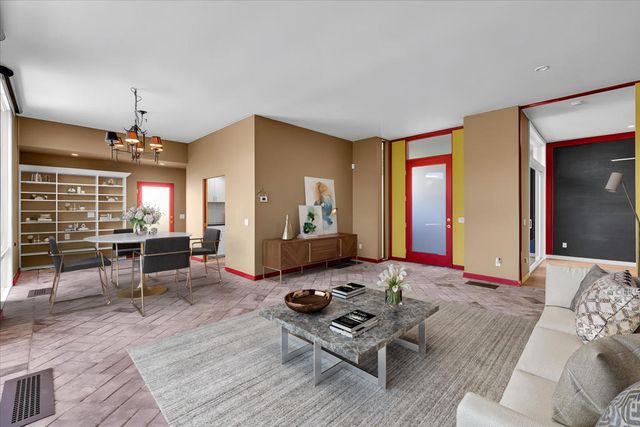 130 W Racquet Club Road 511, Palm Springs, CA 92262