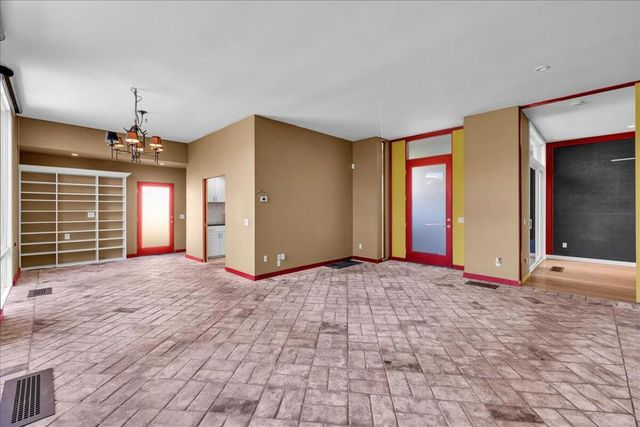 130 W Racquet Club Road 511, Palm Springs, CA 92262