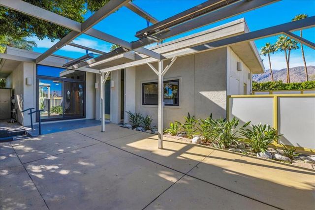 130 W Racquet Club Road 511, Palm Springs, CA 92262