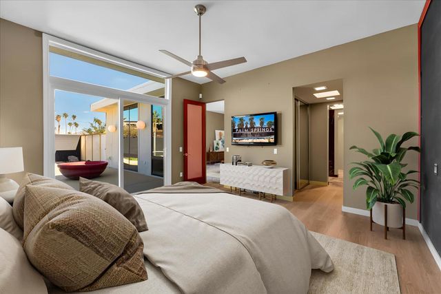 130 W Racquet Club Road 511, Palm Springs, CA 92262