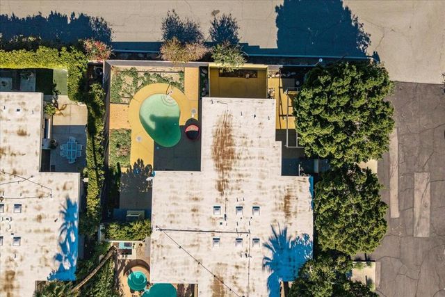 130 W Racquet Club Road 511, Palm Springs, CA 92262