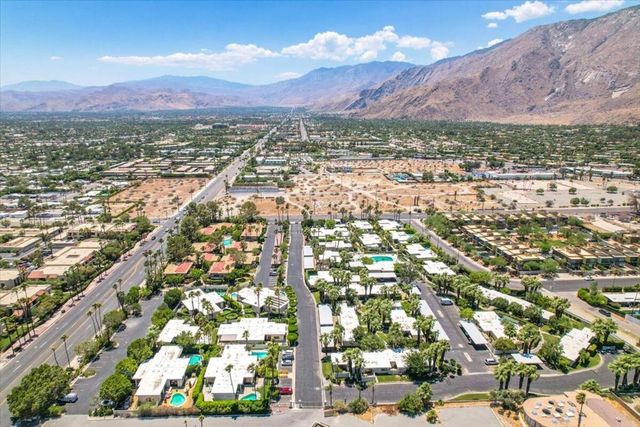 130 W Racquet Club Road 511, Palm Springs, CA 92262