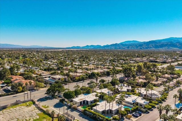 130 W Racquet Club Road 511, Palm Springs, CA 92262