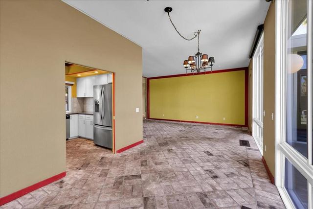 130 W Racquet Club Road 511, Palm Springs, CA 92262