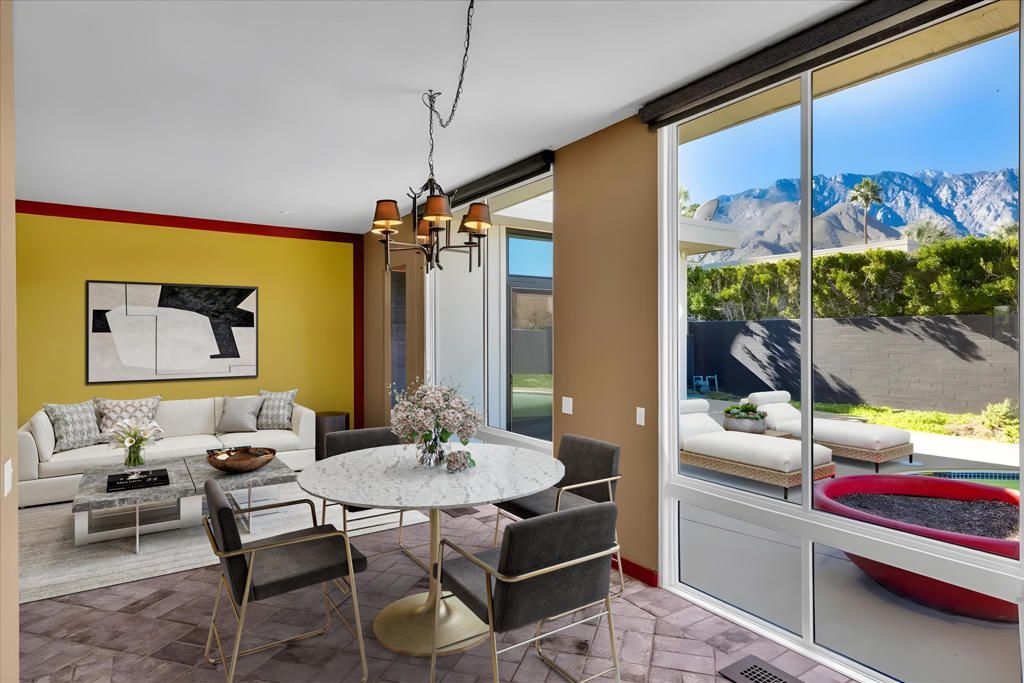 130 W Racquet Club Road 511, Palm Springs, CA 92262