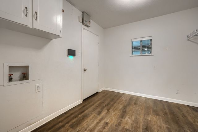 909 Columbus Court, Bedford, TX 76022