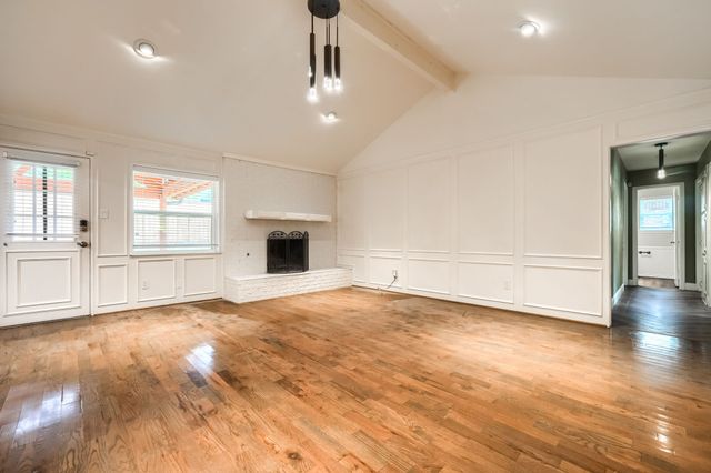 909 Columbus Court, Bedford, TX 76022