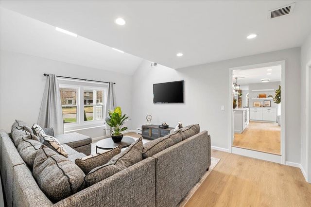 39 Niagara Street, Miller Place, NY 11764