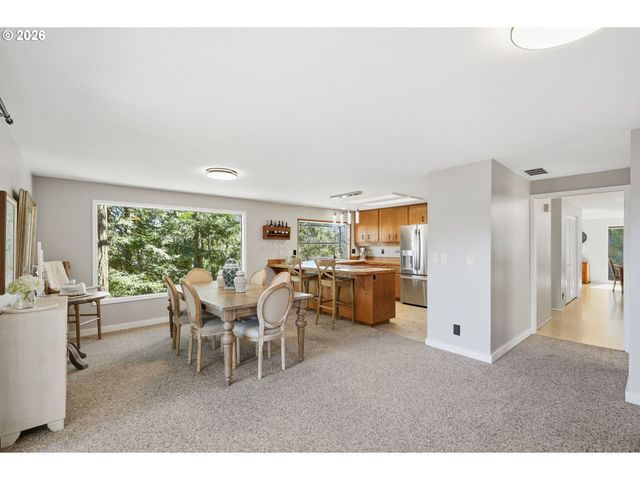 784 BROOKSIDE Dr, Eugene, OR 97405