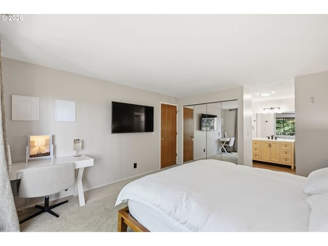 784 BROOKSIDE Dr, Eugene, OR 97405