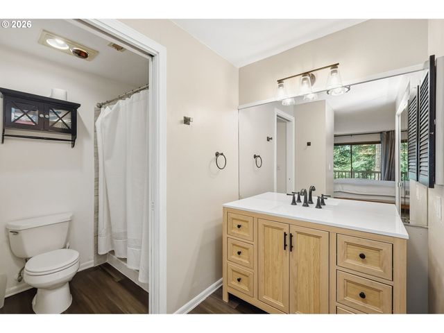 784 BROOKSIDE Dr, Eugene, OR 97405