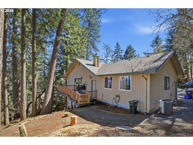 784 BROOKSIDE Dr, Eugene, OR 97405
