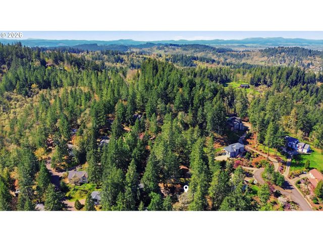 784 BROOKSIDE Dr, Eugene, OR 97405