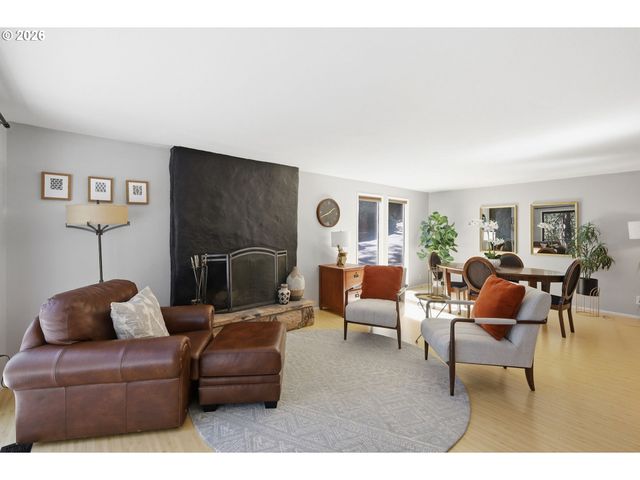 784 BROOKSIDE Dr, Eugene, OR 97405