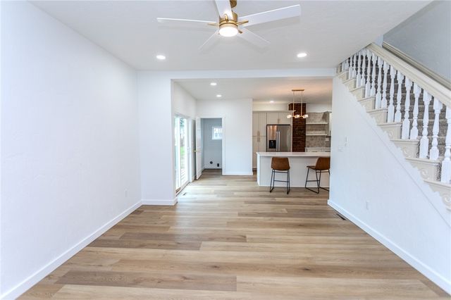 23 4th Ave, Scottdale, PA 15683