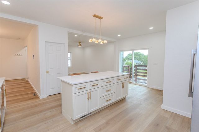 23 4th Ave, Scottdale, PA 15683