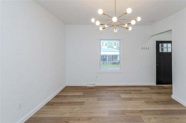 23 4th Ave, Scottdale, PA 15683