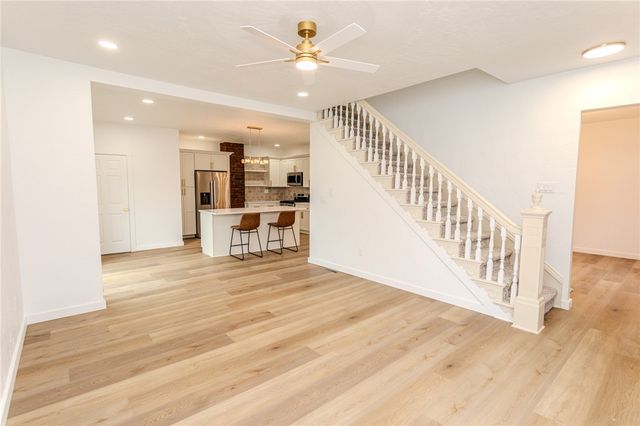 23 4th Ave, Scottdale, PA 15683