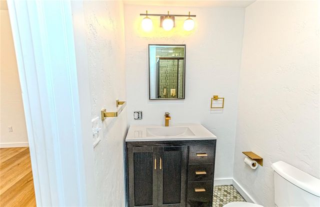23 4th Ave, Scottdale, PA 15683