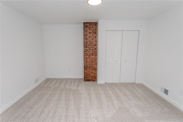 23 4th Ave, Scottdale, PA 15683
