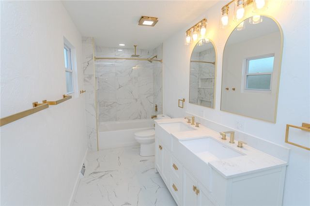 23 4th Ave, Scottdale, PA 15683