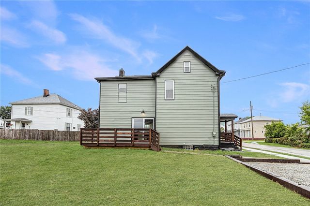 23 4th Ave, Scottdale, PA 15683
