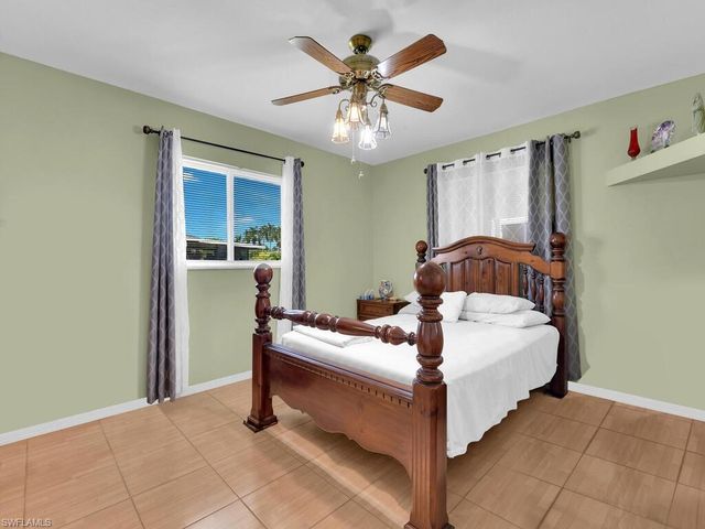 1433 SE 13th TER, Cape Coral, FL 33990