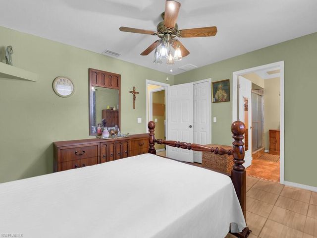 1433 SE 13th TER, Cape Coral, FL 33990