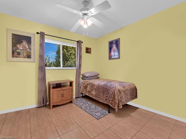1433 SE 13th TER, Cape Coral, FL 33990