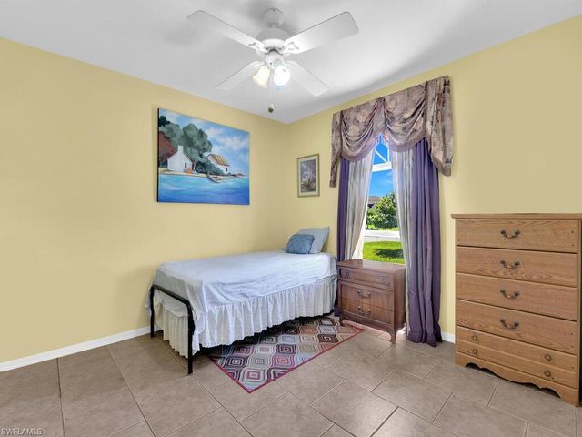 1433 SE 13th TER, Cape Coral, FL 33990