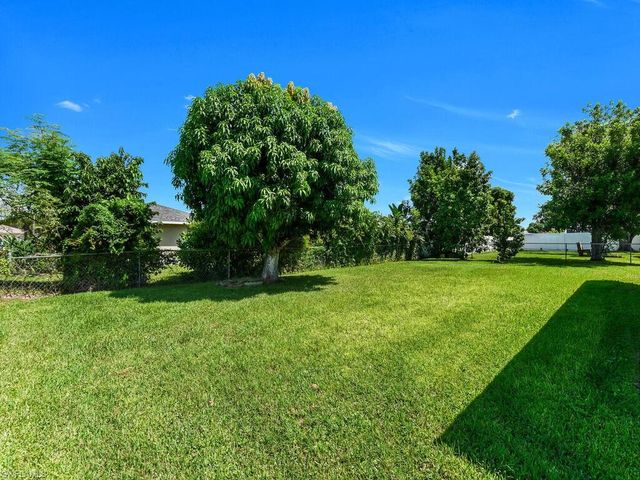 1433 SE 13th TER, Cape Coral, FL 33990