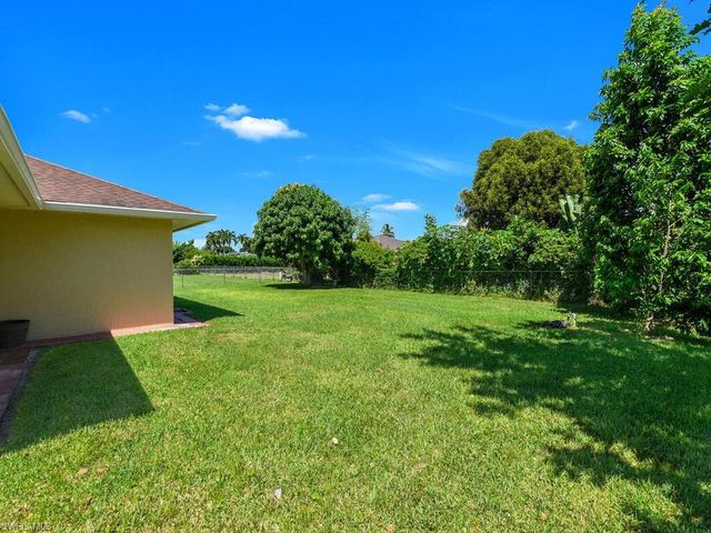 1433 SE 13th TER, Cape Coral, FL 33990