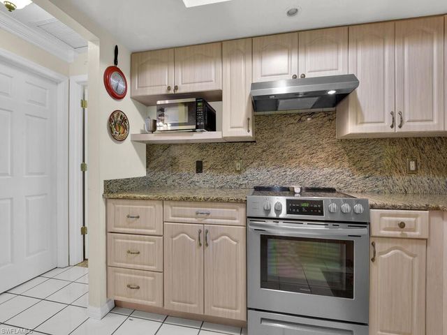 1433 SE 13th TER, Cape Coral, FL 33990